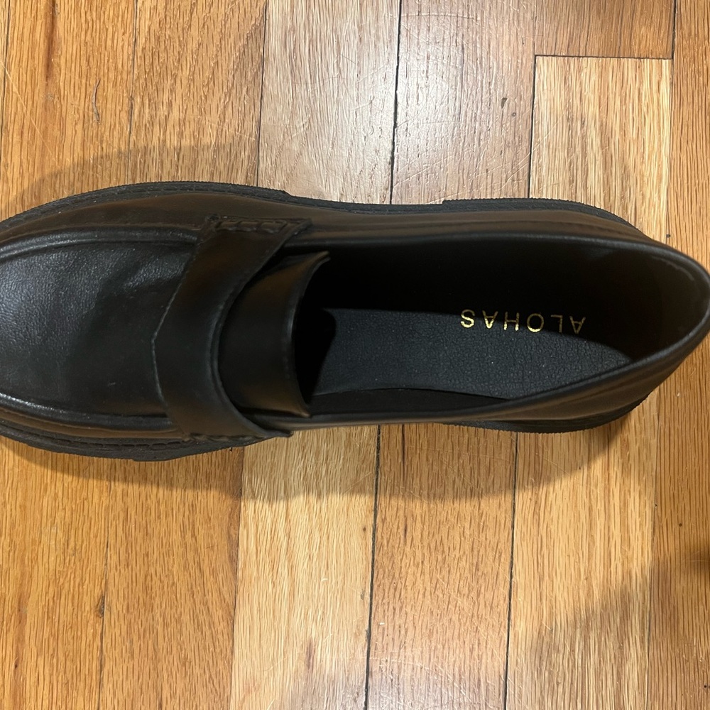 ALOHAS Women's Classic Black Loafers - Picture 3 of 6